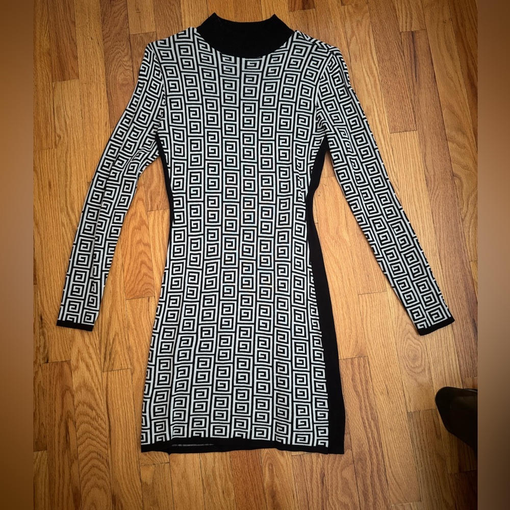 Madden Girl Black and White Long Sleeve Dress